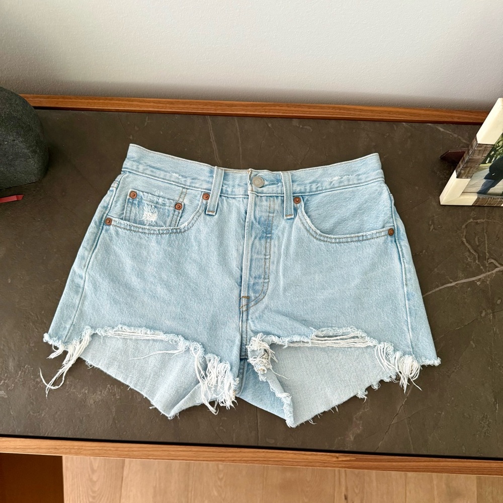 New! Levi's Premium 501 high rise light wash jean shorts size 26